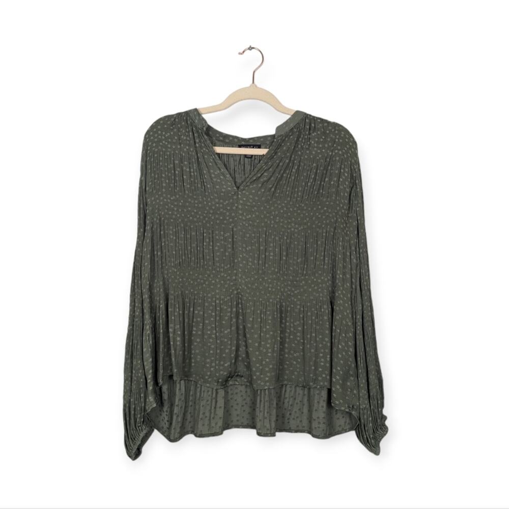 Anthropologie Current Air Green Star Long Balloon Sleeve Pleated Relaxed Blouse